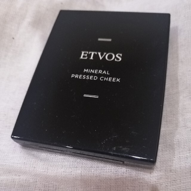 ETVOS(エトヴォス)のETVOS　チーク　ベージュ コスメ/美容のベースメイク/化粧品(チーク)の商品写真