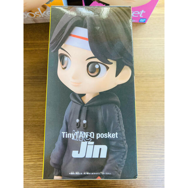 防弾少年団(BTS)(ボウダンショウネンダン)の【新品・未開封品】BTS JIN Qposket フィギュア Bカラー エンタメ/ホビーのおもちゃ/ぬいぐるみ(キャラクターグッズ)の商品写真