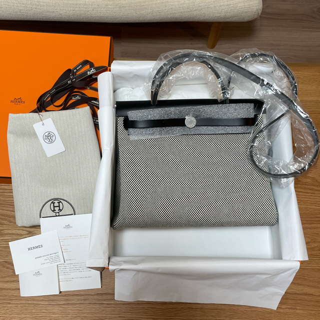 Hermes(エルメス)の最終お値下げ【新品】HERMES エールバッグ・ジップ 31 ルトゥルネ レディースのバッグ(ハンドバッグ)の商品写真