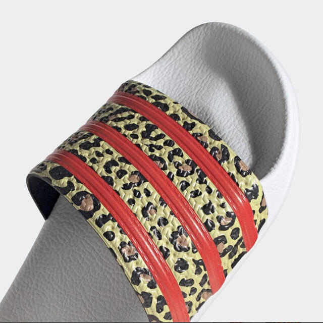 adidas アディレッタ サンダル / ADILETTE SLIDES25.5 レディースの靴/シューズ(サンダル)の商品写真