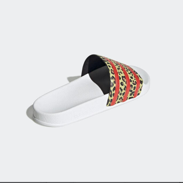 adidas アディレッタ サンダル / ADILETTE SLIDES25.5 レディースの靴/シューズ(サンダル)の商品写真