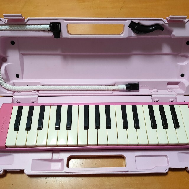 ヤマハ(ヤマハ)のヤマハ　ピアニカ　P-32EP　ピンク 楽器の鍵盤楽器(その他)の商品写真