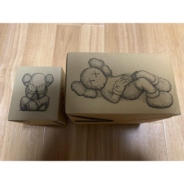 kaws kaws展　コップ　マグカップ インテリア/住まい/日用品のキッチン/食器(グラス/カップ)の商品写真