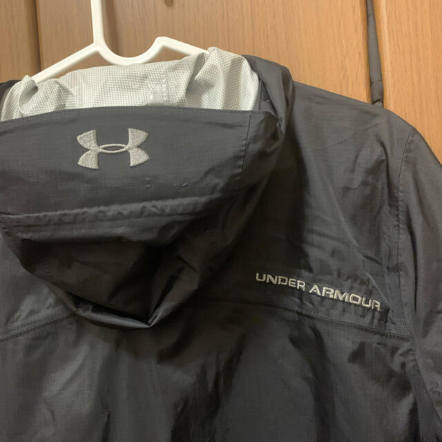 UNDER ARMOUR(アンダーアーマー)のUNDER ARMOUR ウィンドブレーカー メンズのジャケット/アウター(ナイロンジャケット)の商品写真