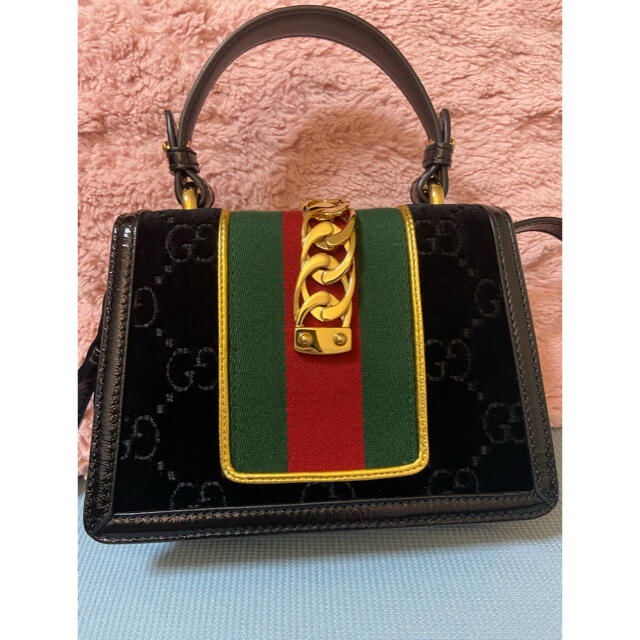 Gucci(グッチ)の美品‼️GUCCI バッグ　シルヴィ レディースのバッグ(ショルダーバッグ)の商品写真