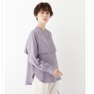 エージーバイアクアガール(AG by aquagirl)の　スタンドカラーサテンシャツ ライトパープル(シャツ/ブラウス(長袖/七分))