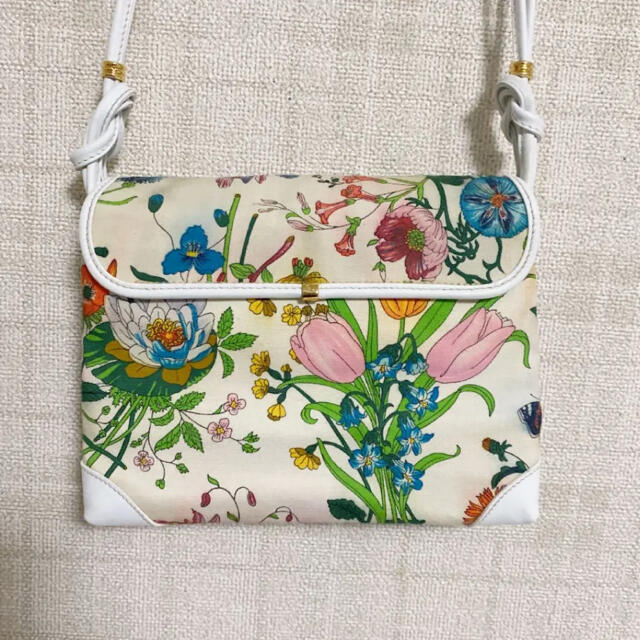 Gucci(グッチ)のGUCCI オールドグッチ　フローラ　ショルダーバッグ　花柄　フラワー　レザー レディースのバッグ(ショルダーバッグ)の商品写真