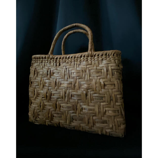 最高級品　国産蔓使用　サイズXL  職人手編み　連続網代編み　山葡萄籠バッグ