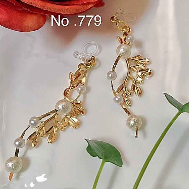 No.779  小枝とパールシャワーのイヤリング ハンドメイドのアクセサリー(イヤリング)の商品写真