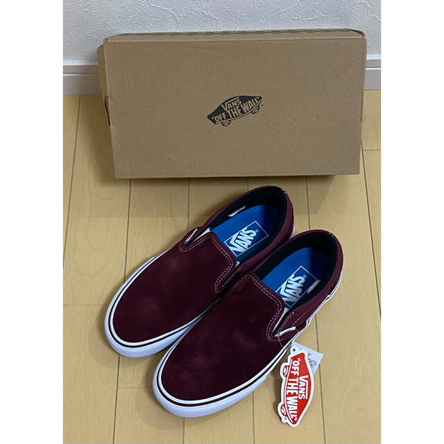 VANS(ヴァンズ)の新品＆未使用　ＶＡＮＳ　スリッポン　スウェード　24.0cm レディースの靴/シューズ(スニーカー)の商品写真