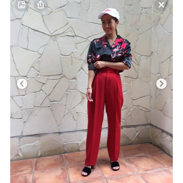 BEAUTY&YOUTH UNITED ARROWS(ビューティアンドユースユナイテッドアローズ)の17日削除〈6〉ROKU カルゼパンツ　赤　34 レディースのパンツ(カジュアルパンツ)の商品写真