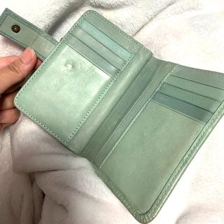 チョコ型押しで誂えた本革がま口付き折り財布〈ミント〉
