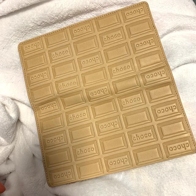 チョコ型押しで誂えた 気配りいっぱい大人長財布〈ミルク〉