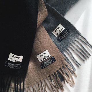 アクネ(ACNE)のacne ストール 黒(マフラー/ショール)