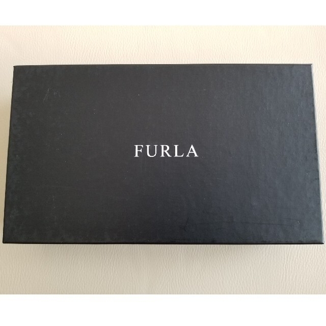 Furla(フルラ)の【新品】FURLA　フルラ　長財布　ベージュ　リボン付き レディースのファッション小物(財布)の商品写真