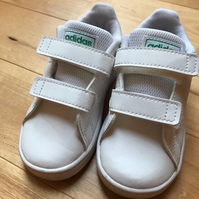 adidas(アディダス)のadidas 白スニーカー　13センチ　美品 キッズ/ベビー/マタニティのベビー靴/シューズ(~14cm)(スニーカー)の商品写真