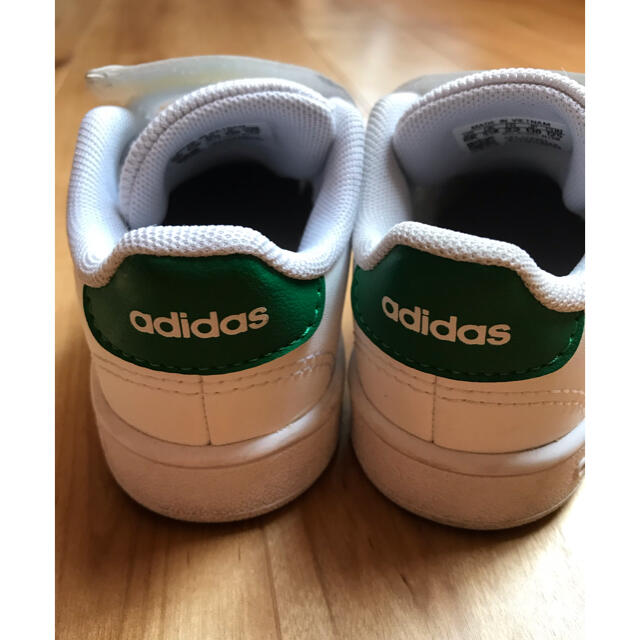 adidas(アディダス)のadidas 白スニーカー　13センチ　美品 キッズ/ベビー/マタニティのベビー靴/シューズ(~14cm)(スニーカー)の商品写真