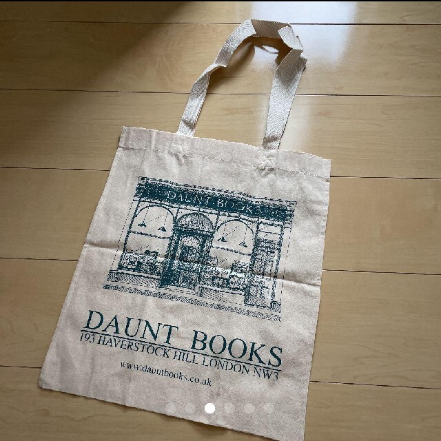 Harrods(ハロッズ)の日本未発売 新品 Daunt Books エコバッグ トートバッグ レディースのバッグ(エコバッグ)の商品写真