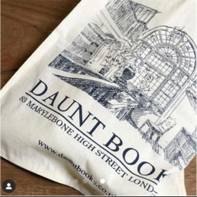 Harrods(ハロッズ)の日本未発売 新品 Daunt Books エコバッグ トートバッグ レディースのバッグ(エコバッグ)の商品写真