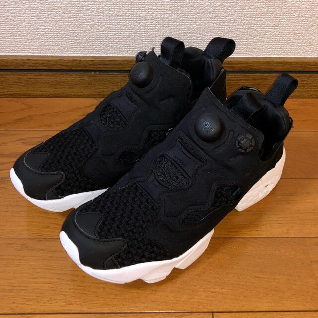 スニーカー良品 REEBOK INSTA PUMP FURY WOVEN 24cm 黒 白