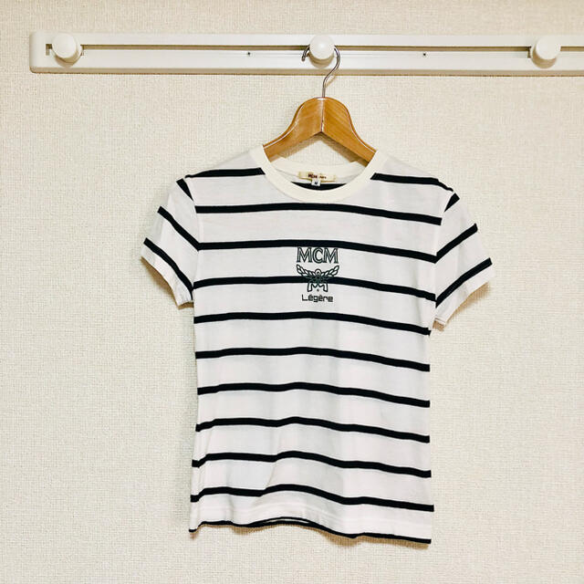 MCM(エムシーエム)の値下げ中！3980円→2980円MCM半袖Tシャツ　未使用 レディースのトップス(Tシャツ(半袖/袖なし))の商品写真