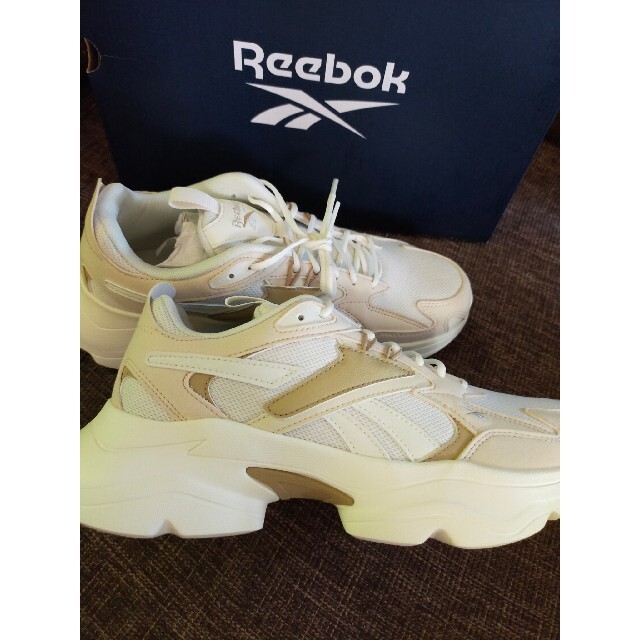 新品■Reebok■リーボック■ROYAL BRIDGE4  ベージュ系.24Reebokの新品