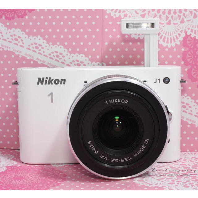 ☘☘かわいいニコン♪☘☘Nikon ミラーレス一眼カメラ J1