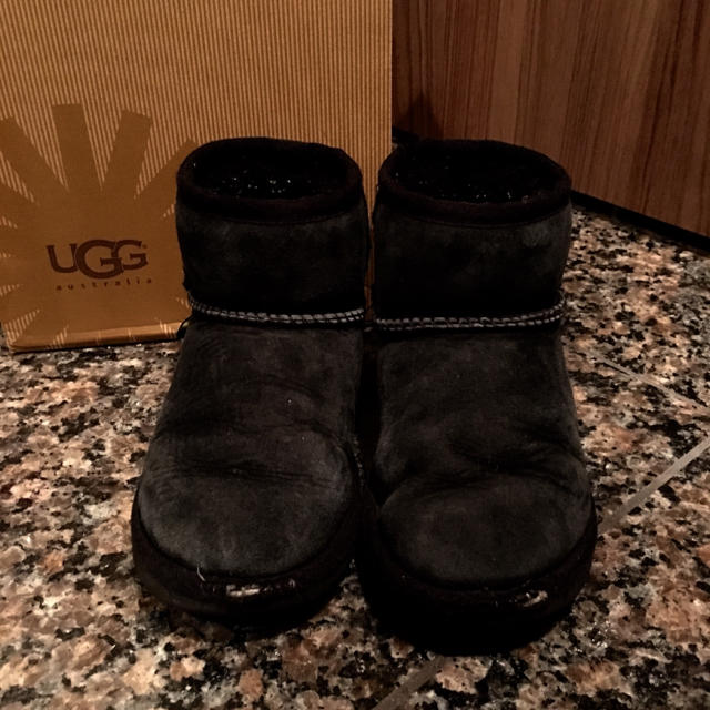 UGG(アグ)の専用 キッズ/ベビー/マタニティのキッズ靴/シューズ(15cm~)(ブーツ)の商品写真