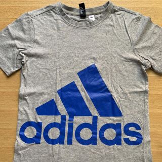 アディダス(adidas)のadidas Tシャツ(Tシャツ/カットソー)