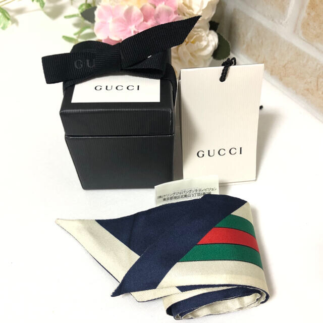 Gucci(グッチ)の[美品✨] GUCCI グッチ シェリーライン ホースビット柄 ツイリー 箱付 レディースのファッション小物(バンダナ/スカーフ)の商品写真