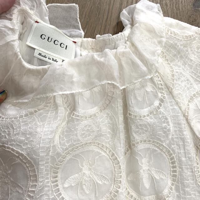 Gucci(グッチ)のGUCCI（グッチ）キッズ　ワンピース　白 キッズ/ベビー/マタニティのキッズ服女の子用(90cm~)(ワンピース)の商品写真