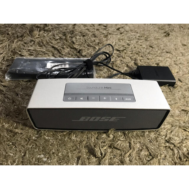 BOSE(ボーズ)の【お値下げ中！】【美品】BOSE SoundLink Mini スマホ/家電/カメラのオーディオ機器(スピーカー)の商品写真