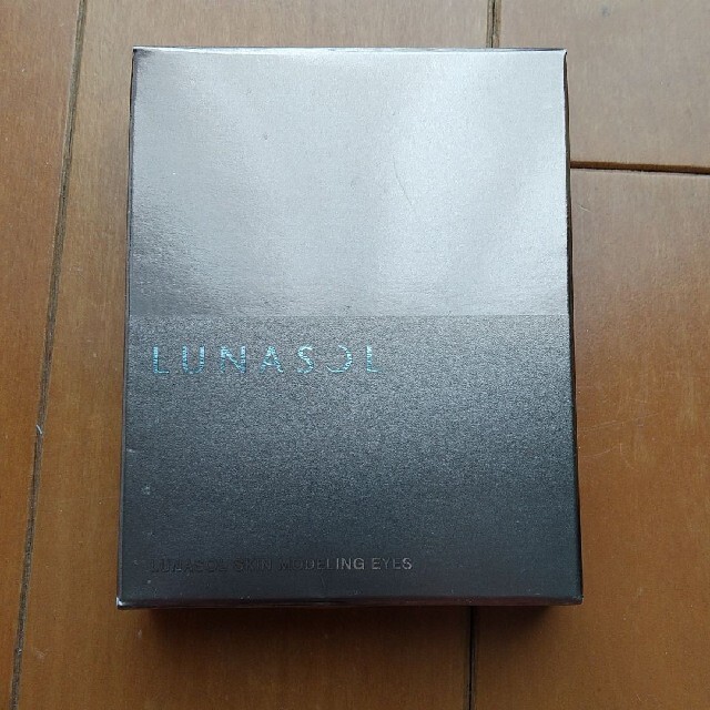 LUNASOL(ルナソル)のルナソル スキンモデリングアイズ 01 Beige Beige コスメ/美容のベースメイク/化粧品(アイシャドウ)の商品写真