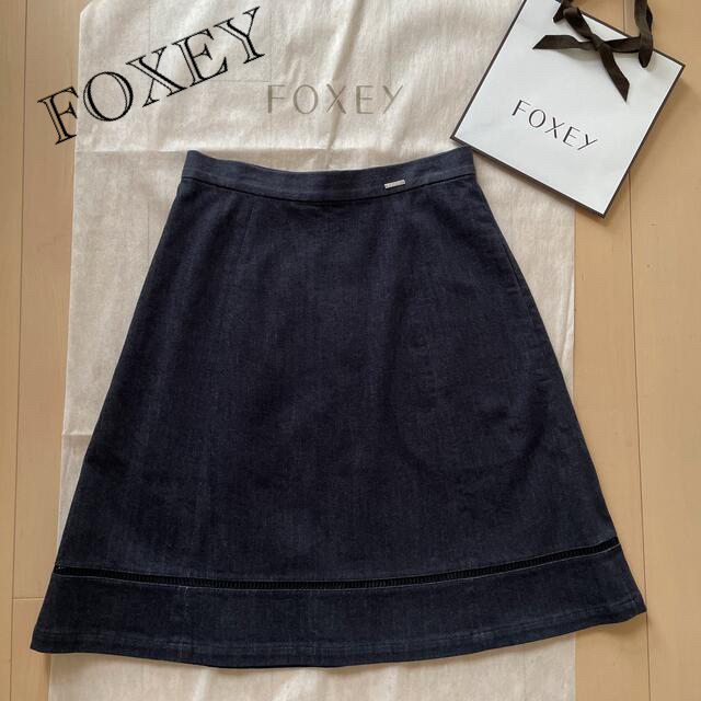 FOXEY(フォクシー)のFOXEY NY♡VERY掲載デニムスカート40♡ノベルティプレゼント♡ レディースのスカート(ひざ丈スカート)の商品写真