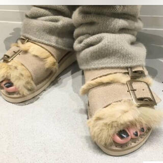 アパルトモンドゥーズィエムクラス(L'Appartement DEUXIEME CLASSE)の完売⭐️L'Appartement CAMINANDO FUR SANDAL(サンダル)