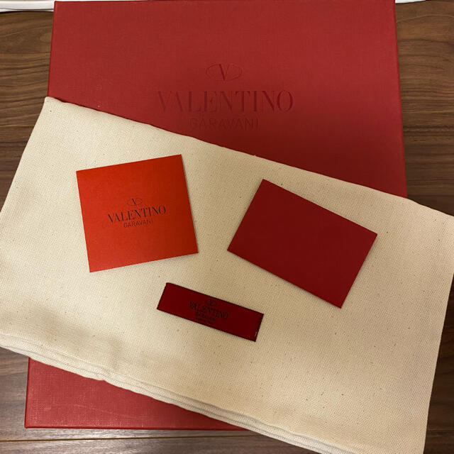 VALENTINO(ヴァレンティノ)の値下げ☆新品未使用☆ VALENTINO ロックスタッズパンプス サンダル レディースの靴/シューズ(ハイヒール/パンプス)の商品写真