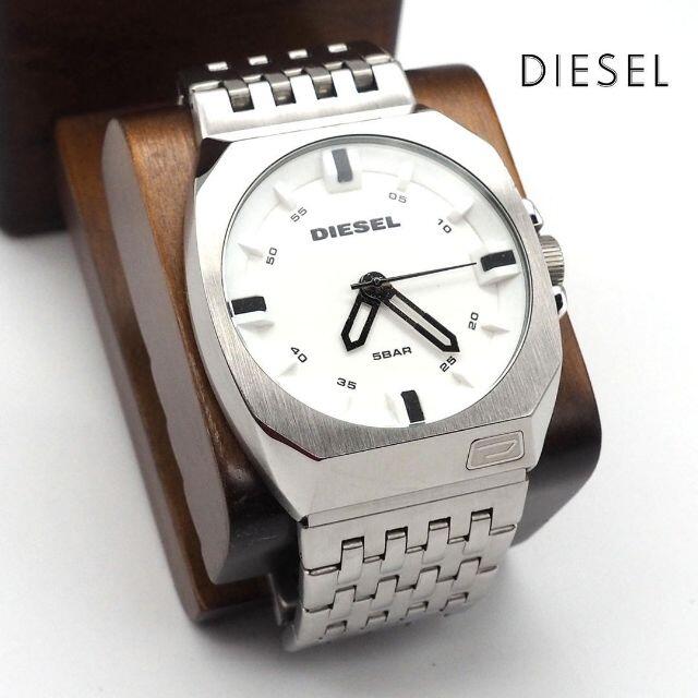 《美品》DIESEL 腕時計 ホワイト 5気圧防水 クォーツ シルバー