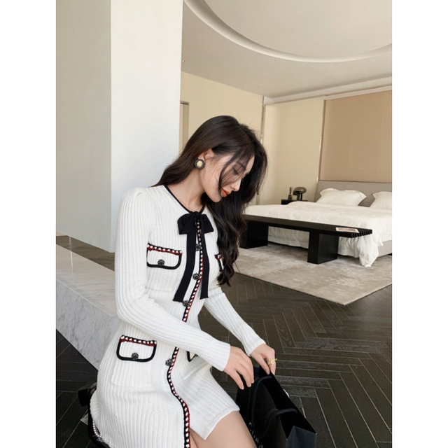 ページより SELF •正規品Selfportrait21新作新品タグ付き☆白