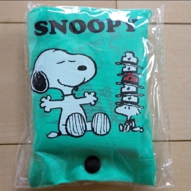 SNOOPY(スヌーピー)の新品✨スヌーピーエコバッグ　ポーチ付き　ブルー&グリーン2個セット エンタメ/ホビーのおもちゃ/ぬいぐるみ(キャラクターグッズ)の商品写真