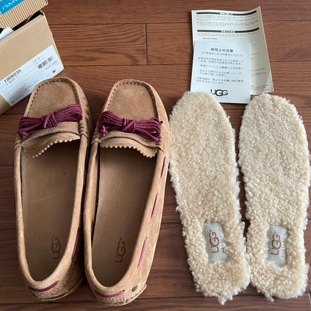 UGG(アグ)のUGG レディースの靴/シューズ(スリッポン/モカシン)の商品写真