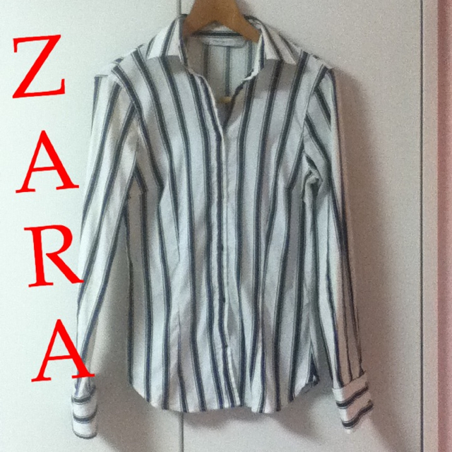 ZARA(ザラ)のZARA＊黒×白ストライプシャツ レディースのトップス(シャツ/ブラウス(長袖/七分))の商品写真