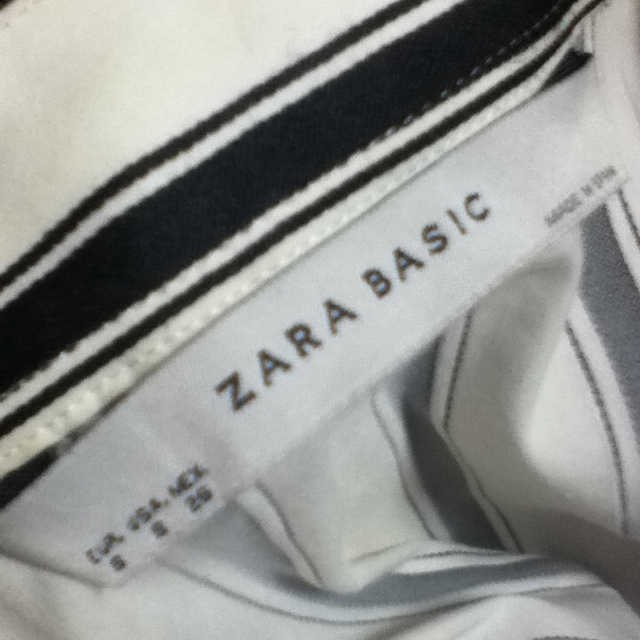 ZARA(ザラ)のZARA＊黒×白ストライプシャツ レディースのトップス(シャツ/ブラウス(長袖/七分))の商品写真