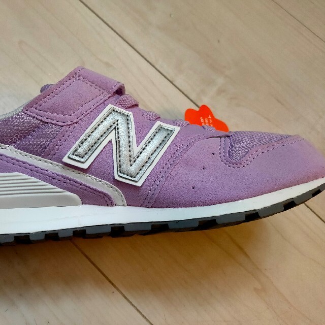 New Balance(ニューバランス)のNB ニューバランス　ジュニアスニーカー　23cm キッズ/ベビー/マタニティのキッズ靴/シューズ(15cm~)(スニーカー)の商品写真