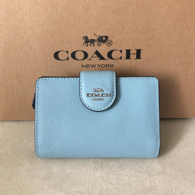 COACH(コーチ)の2021年秋冬新作★新品 COACH 二つ折り財布 ウォーターフォール ブルー レディースのファッション小物(財布)の商品写真