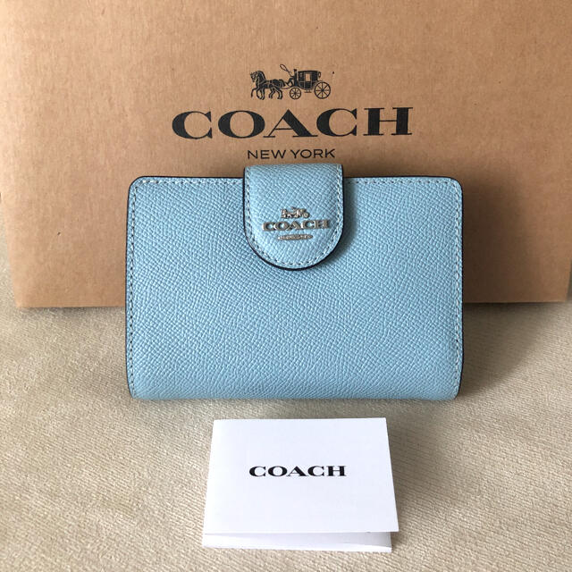 COACH(コーチ)の2021年秋冬新作★新品 COACH 二つ折り財布 ウォーターフォール ブルー レディースのファッション小物(財布)の商品写真