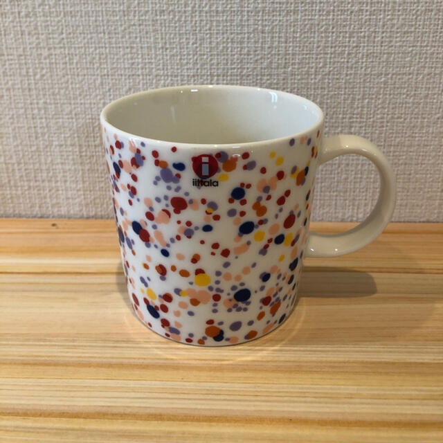 iittala(イッタラ)の日本未発売　イッタラ　ヘレ　アメジスト　マグカップ インテリア/住まい/日用品のキッチン/食器(食器)の商品写真