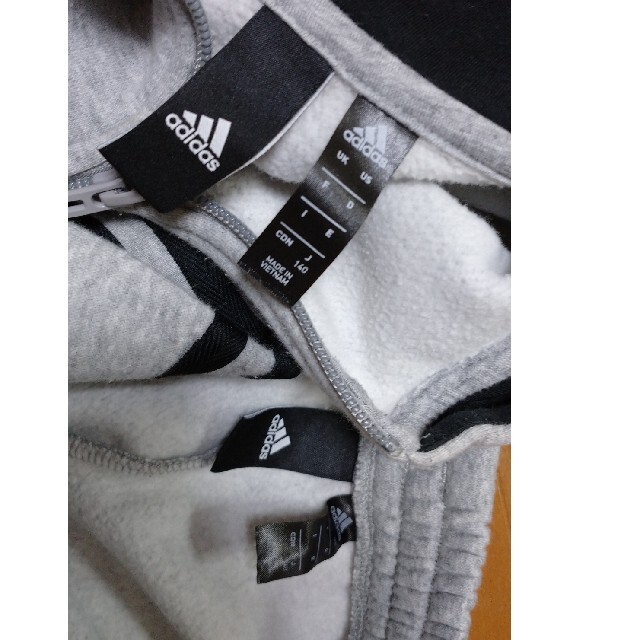 adidas(アディダス)のケイタン様専用⭐アディダス⭐裏起毛ジャージ上下セット・140センチ キッズ/ベビー/マタニティのキッズ服男の子用(90cm~)(その他)の商品写真