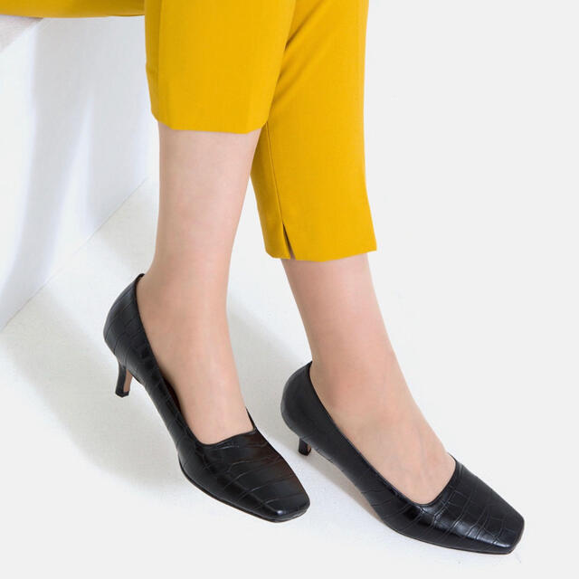 MAMIAN(マミアン)の新品未使用 MAMIAN マミアン パンプス 25cm ブラック ヒール5.5 レディースの靴/シューズ(ハイヒール/パンプス)の商品写真