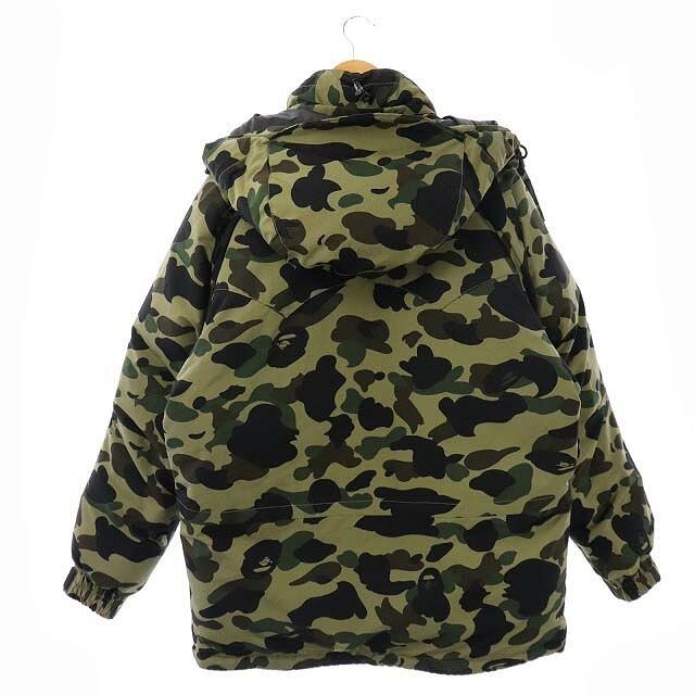 A BATHING APE(アベイシングエイプ)のアベイシングエイプ カモフラダウンジャケット フード XL 緑 カーキ グリーン メンズのジャケット/アウター(ダウンジャケット)の商品写真