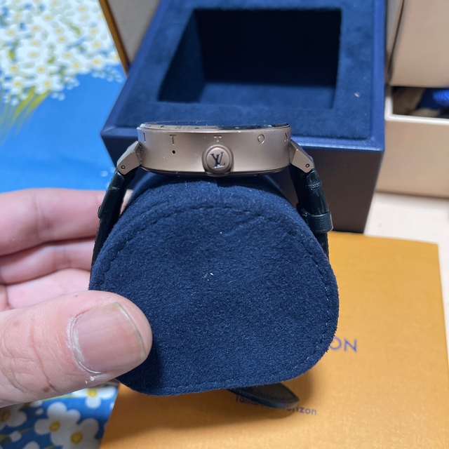 LOUIS VUITTON(ルイヴィトン)のタンブールホライゾンV2 メンズの時計(腕時計(デジタル))の商品写真